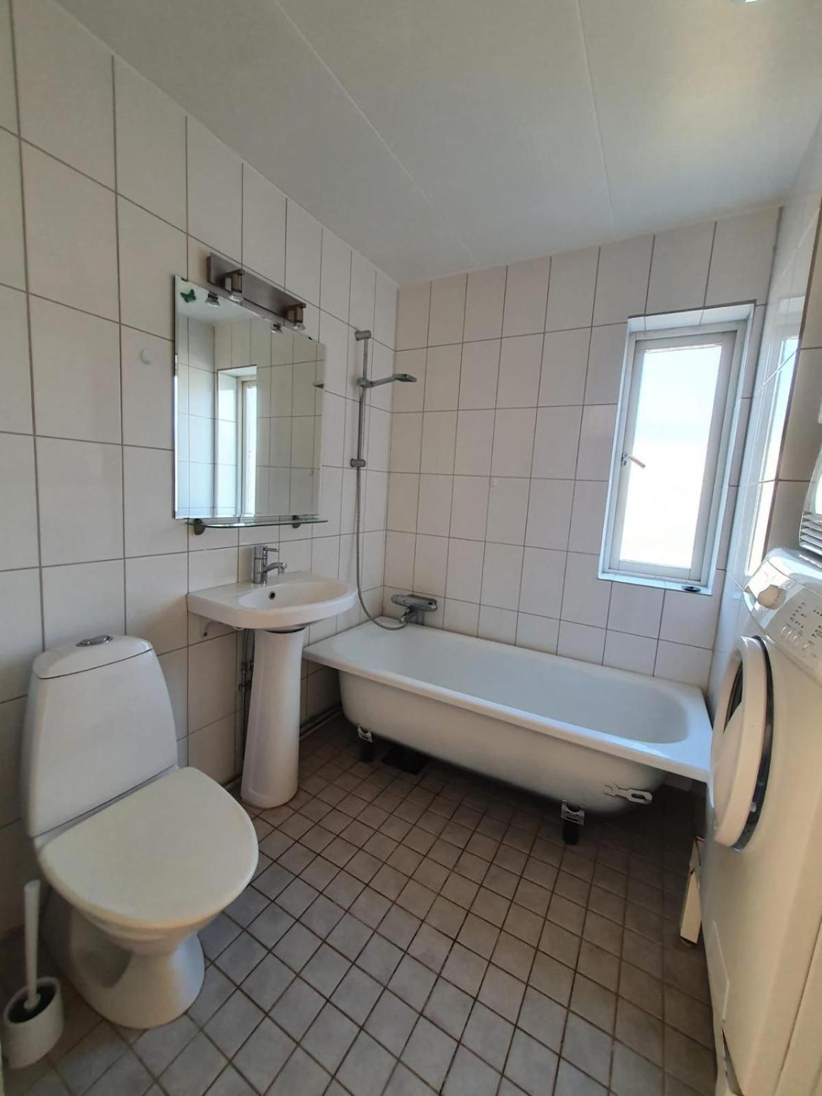 3 Laegenheter Med Totalt 5 Sovrum Och 8 Baeddar Ruda Экстерьер фото